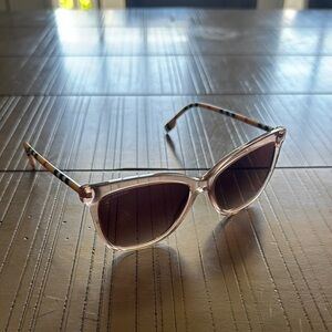 Stylish Women's Sunglasses - Brown